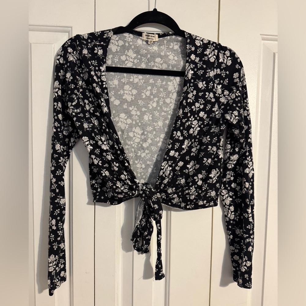 Heart & Hips Black Floral Tie Top